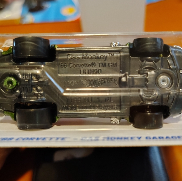 Hot Wheels '68 Corvette - Gas Monkey Garage - Picture 3 of 4